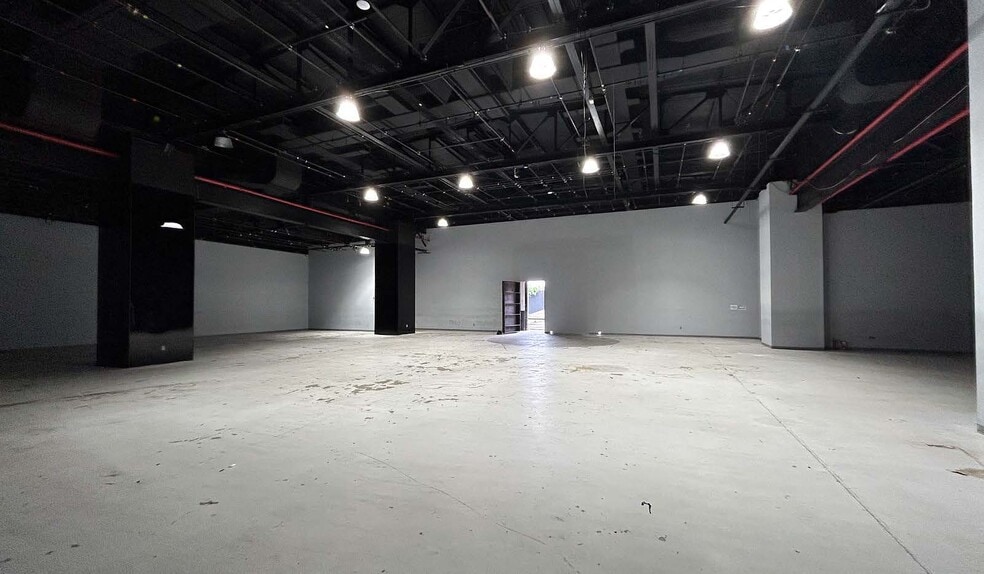 25 Franklin St, Brooklyn, NY for lease - Interior Photo - Image 2 of 40