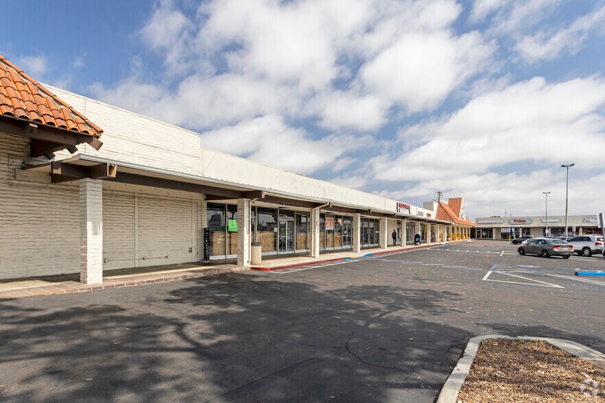 1319-1341 3rd Ave, Chula Vista, CA à louer - Photo du bâtiment - Image 2 de 3