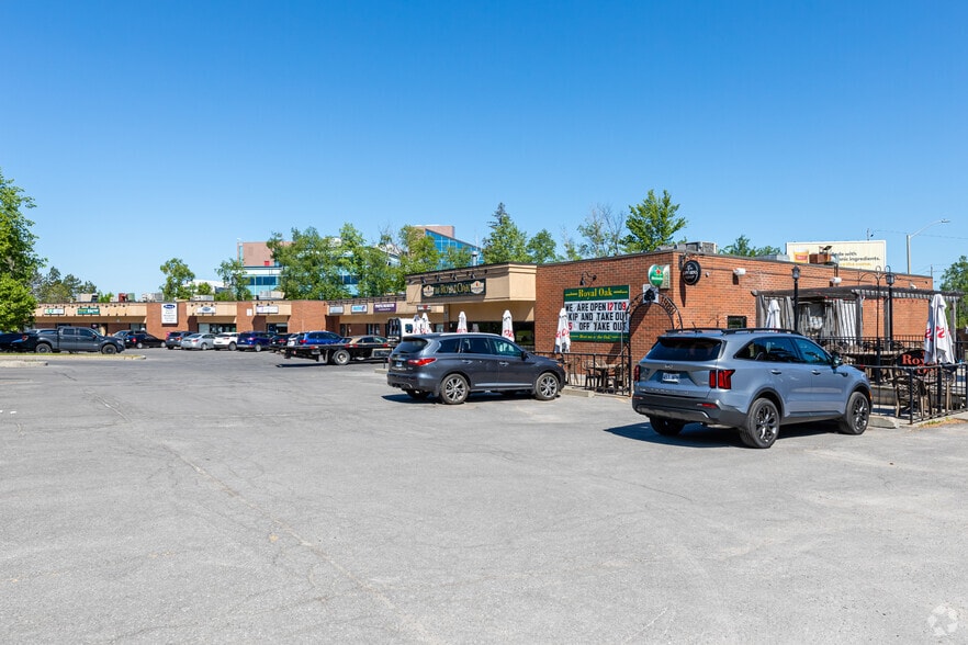 2041-2067 Meadowbrook Rd, Ottawa, ON à louer - Photo du bâtiment - Image 2 de 4