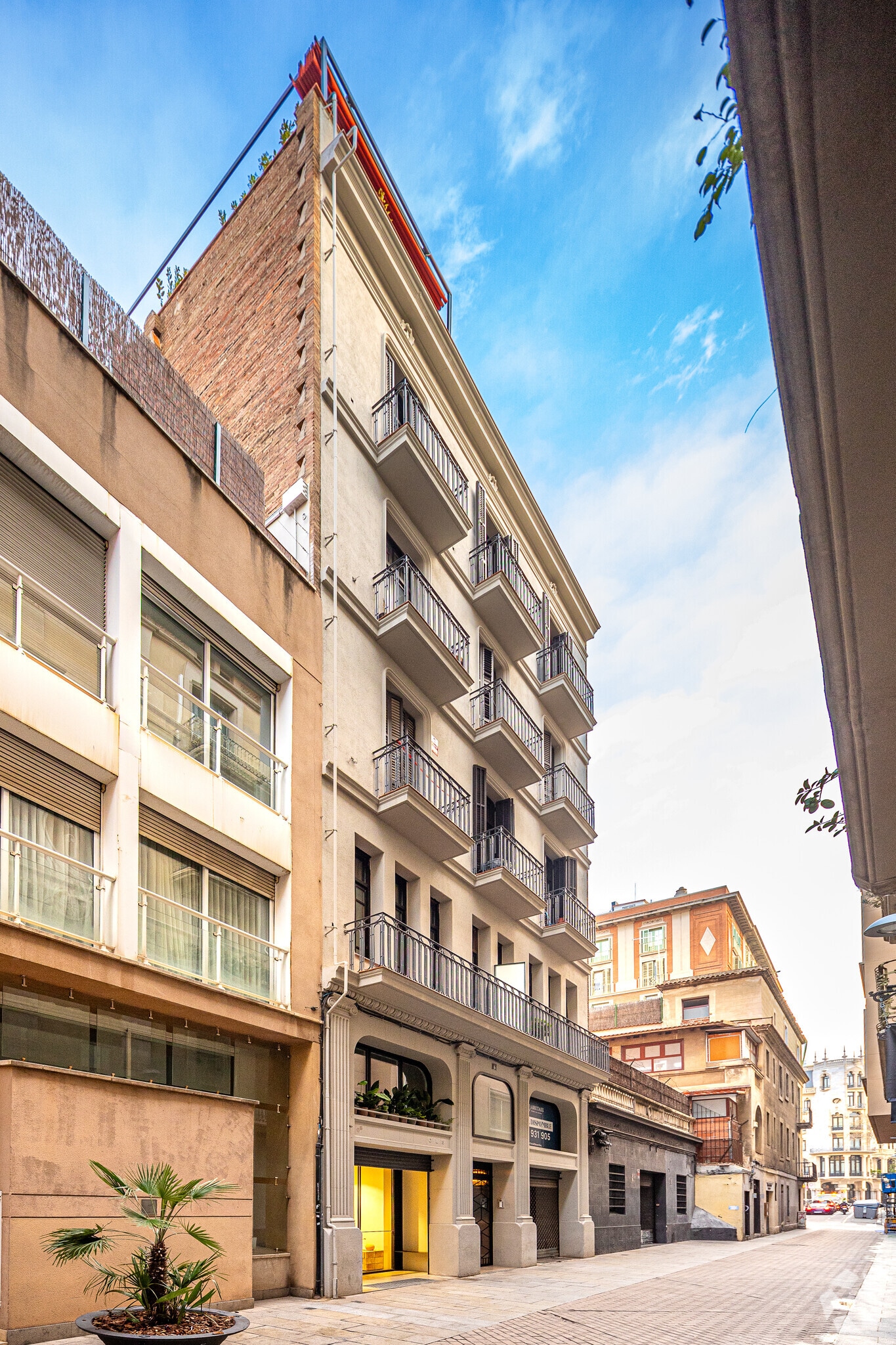 Bureau/Commerce de détail dans Barcelone, Barcelona à louer Photo principale- Image 1 de 3