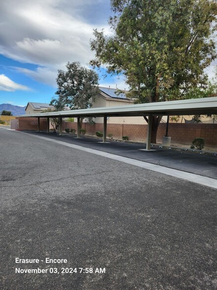 4250 Simmons St, North Las Vegas, NV à vendre - Photo du bâtiment - Image 2 de 24