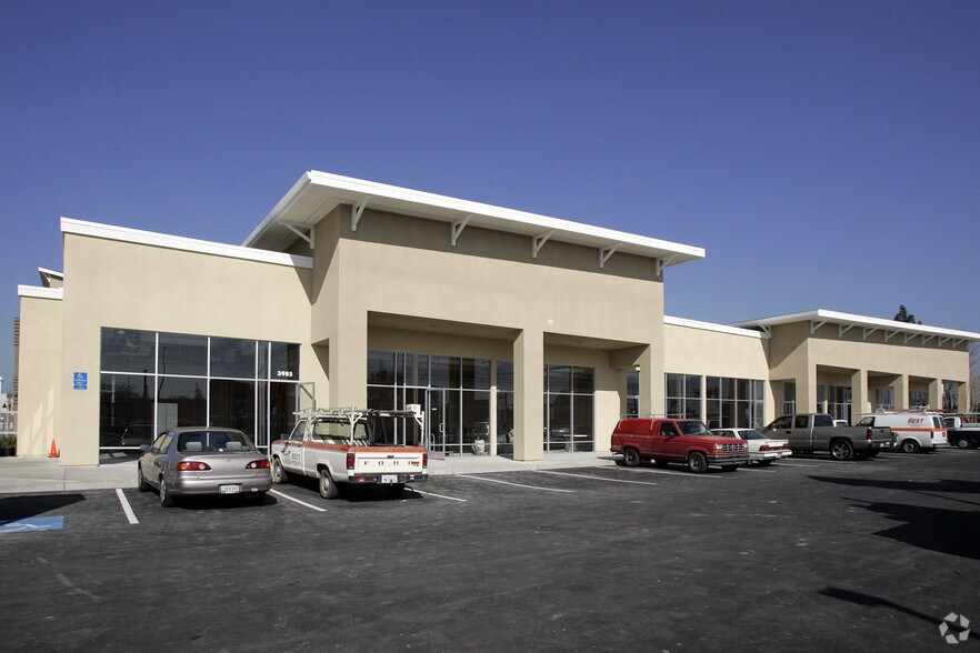 3951-3985 Stevens Creek Blvd, Santa Clara, CA à louer - Photo du bâtiment - Image 2 de 7