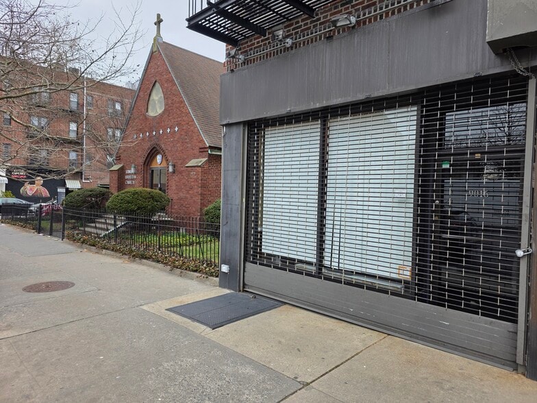 9016 3rd Ave, Brooklyn, NY à louer - Photo du bâtiment - Image 3 de 12