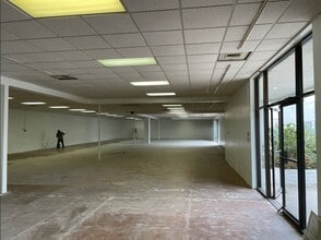 4221 E Thomas Rd, Phoenix, AZ for sale Interior Photo- Image 2 of 5