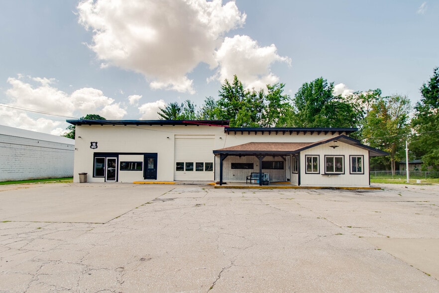 406 W Carpenter St, Jerseyville, IL à vendre - Photo principale - Image 1 de 52