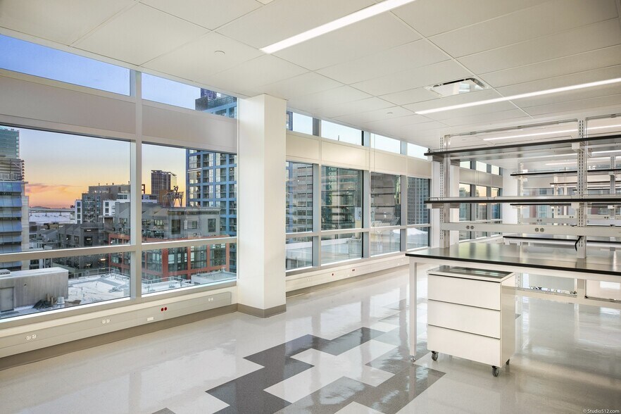 1155 Island Ave, San Diego, CA à louer - Photo intérieure - Image 2 de 19