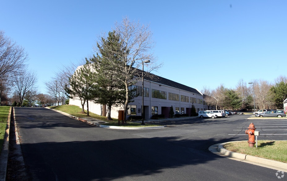 1801-1823 Brightseat Rd, Landover, MD for sale - Building Photo - Image 2 of 3