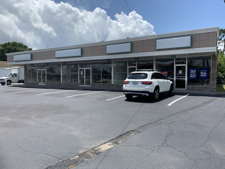 3550-3554 S Hopkins Ave, Titusville, FL à louer - Photo du b timent - Image 3 de 4