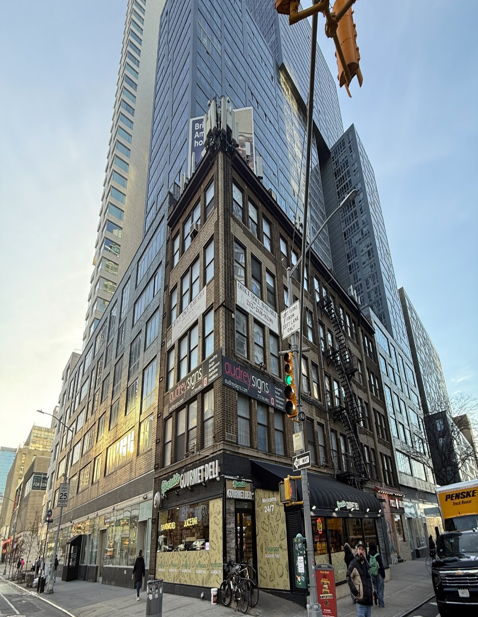 600 W 57th St, New York, NY for lease Building Photo- Image 1 of 3