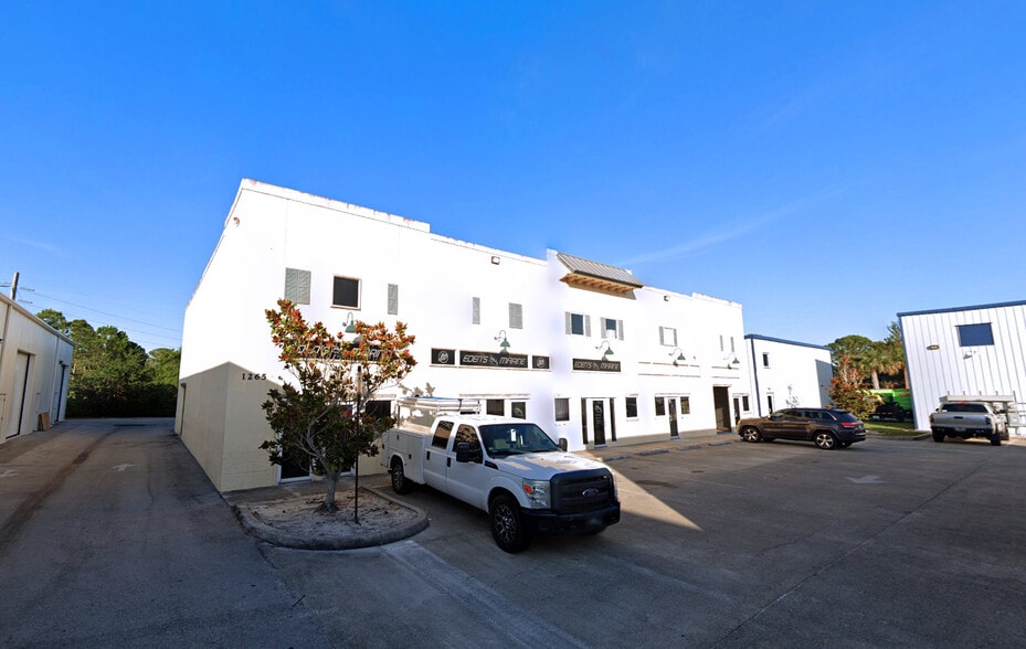 1265 NE Savannah Rd, Jensen Beach, FL for sale - Building Photo - Image 2 of 4