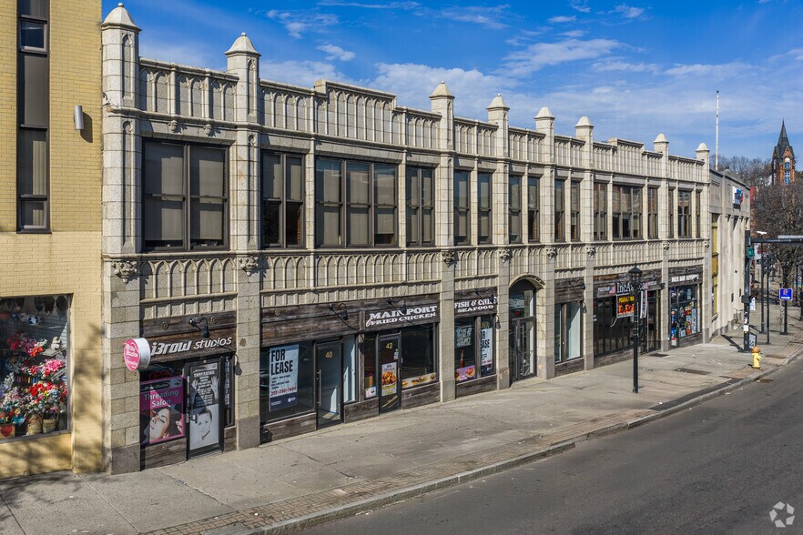 38-48 N Main St, Norwalk, CT à louer - Photo du bâtiment - Image 3 de 8