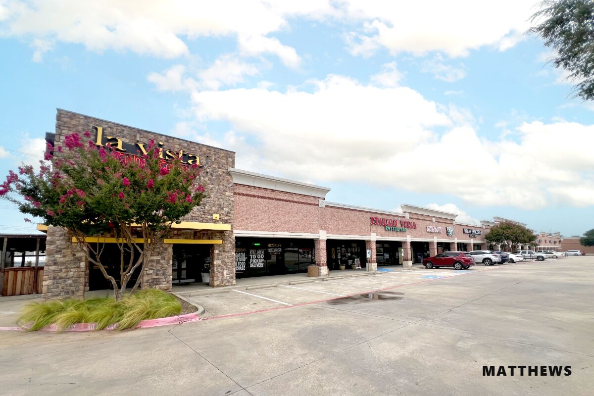 1008-1012 E Hebron Pky, Carrollton, TX à louer Photo du bâtiment- Image 1 de 5