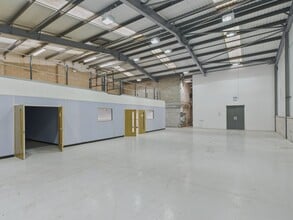 Third Ave, Deeside à louer Photo intérieure- Image 2 de 5