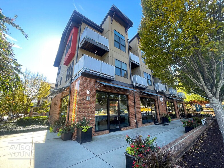 644 N Main St, Greenville, SC à louer - Photo du bâtiment - Image 2 de 7