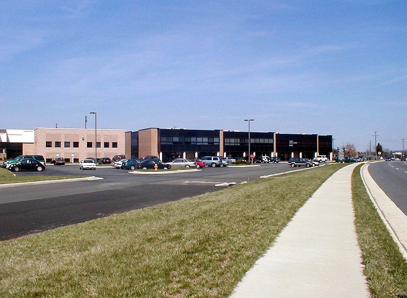8830-8854 Rixlew Ln, Manassas, VA à louer - Photo du bâtiment - Image 2 de 12