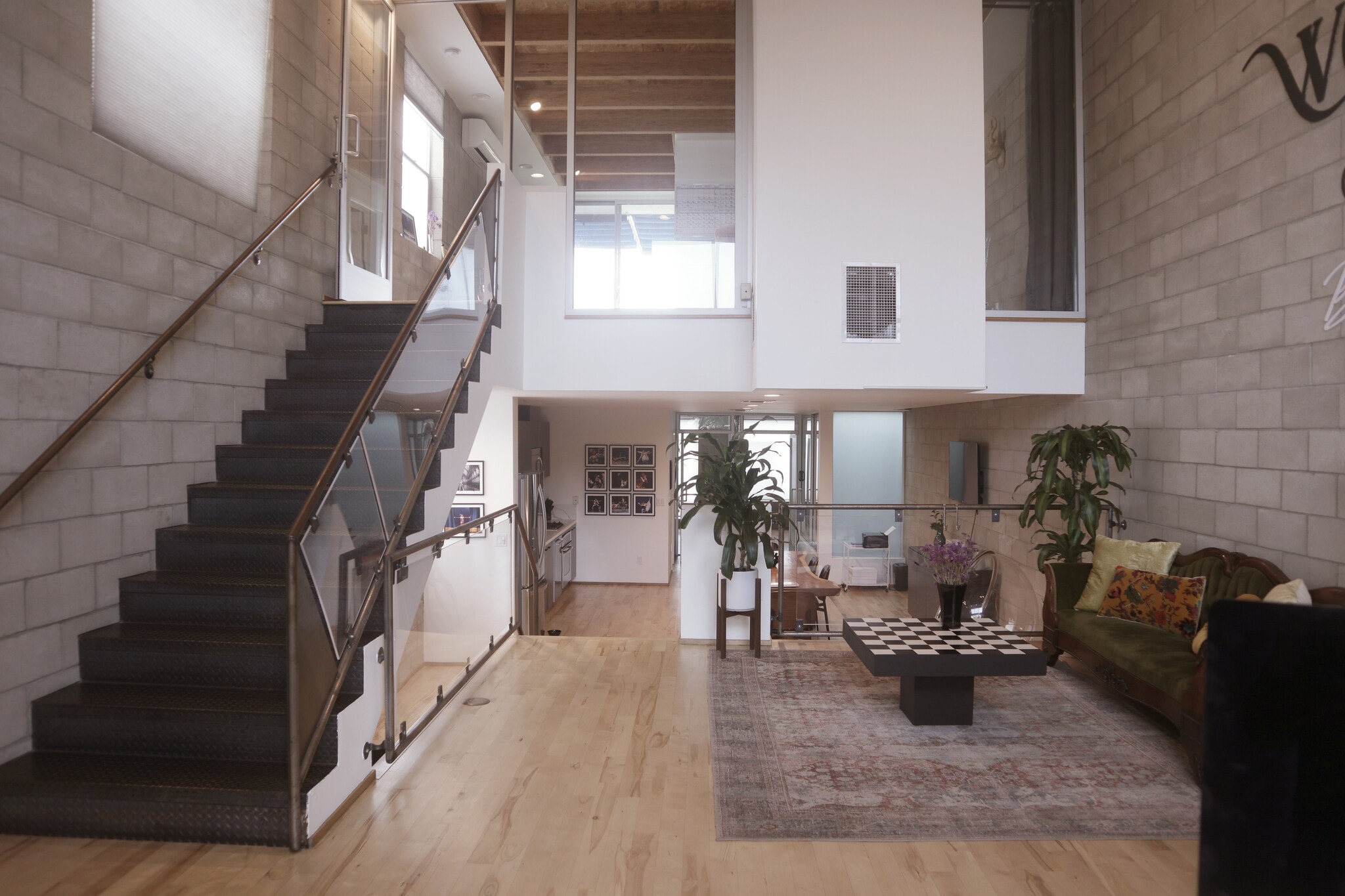 6615-6621 Melrose Ave, Los Angeles, CA for lease Interior Photo- Image 1 of 15