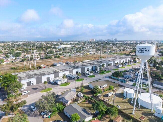 Plus de détails pour 1205-1421 Hill Ave, Mangonia Park, FL - Industriel à louer