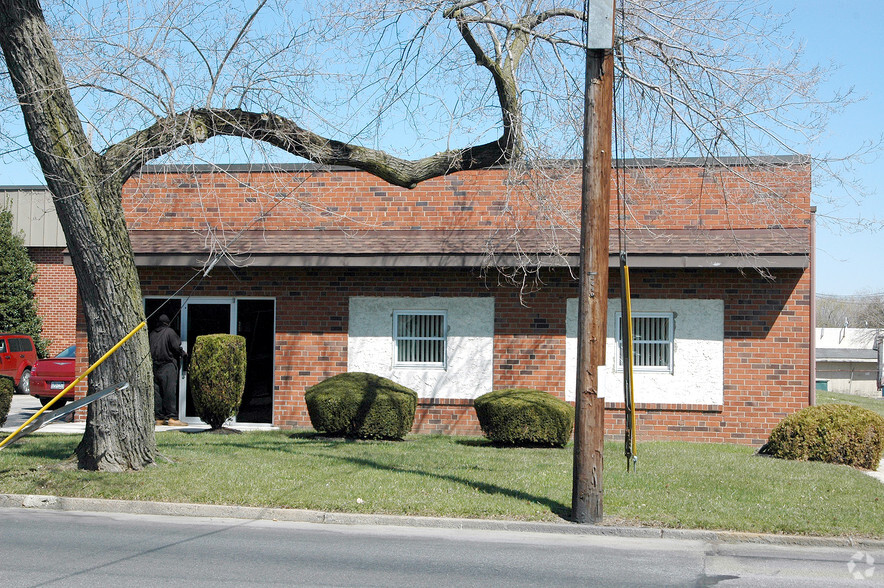 555 Industrial Park Dr, Yeadon, PA à vendre - Photo principale - Image 1 de 1