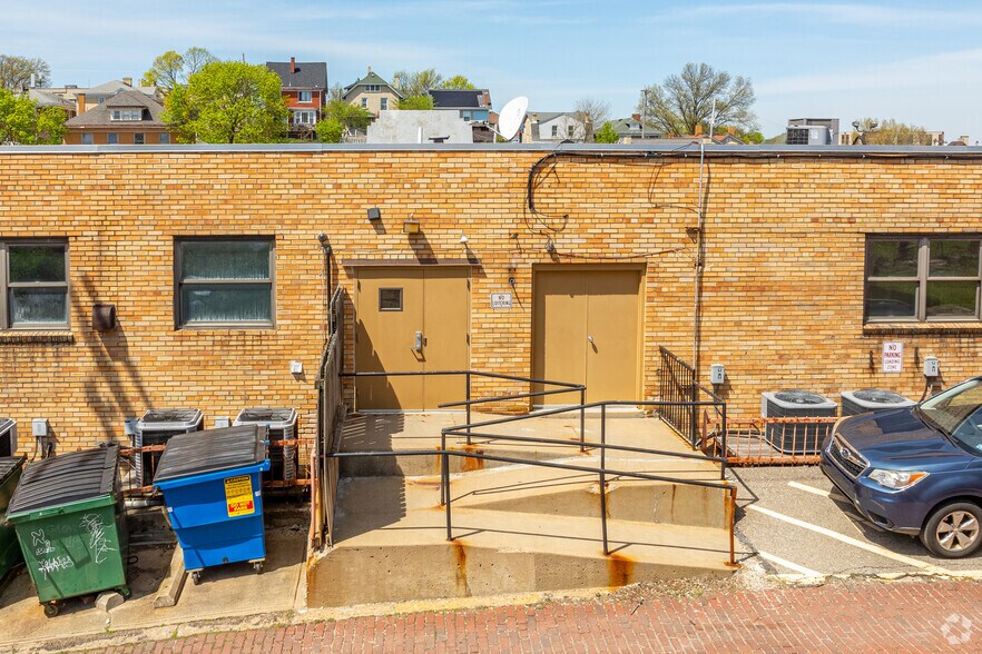 2961-2973 W Liberty Ave, Pittsburgh, PA à louer - Photo du bâtiment - Image 3 de 5