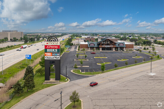 More details for 86-750 W 14 Mile Rd, Troy, MI - Retail for Lease