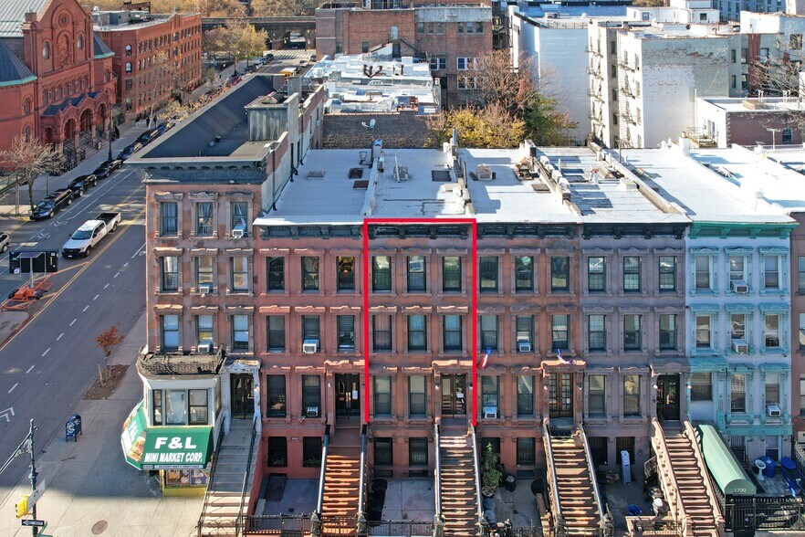 1694 Lexington Ave, New York, NY à vendre - Photo du bâtiment - Image 2 de 7