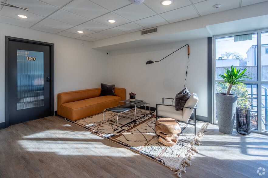 4007 Delaware Ave, Nashville, TN for lease - Lobby - Image 3 of 12