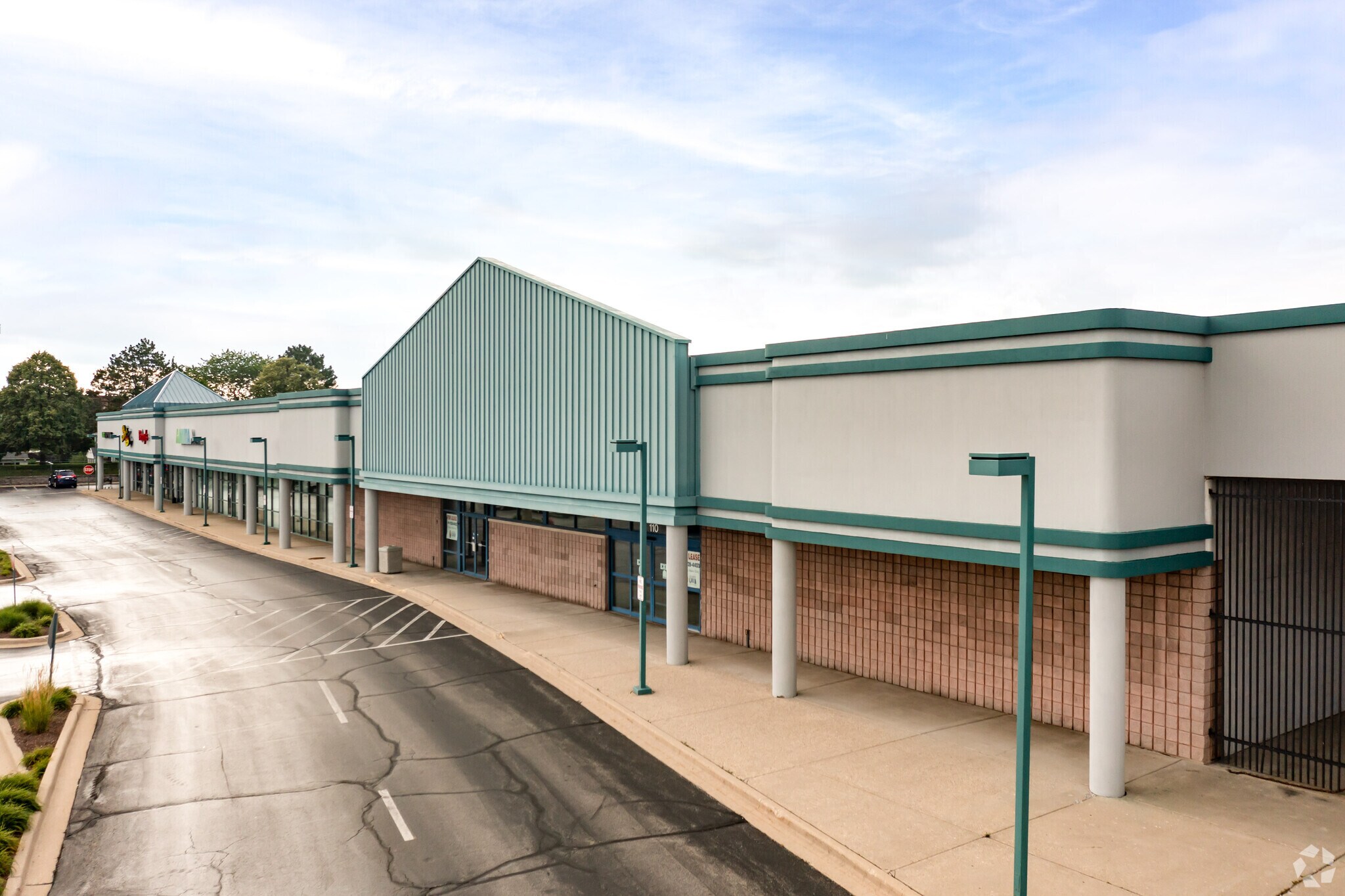 100-180 Biesterfield Rd, Elk Grove Village, IL for lease Primary Photo- Image 1 of 6