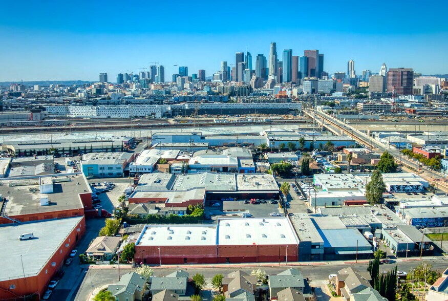 130-148 S Anderson St, Los Angeles, CA à louer - Photo du bâtiment - Image 3 de 8