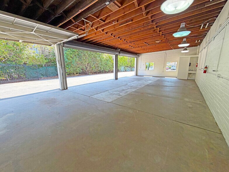 1327 De La Vina St, Santa Barbara, CA à vendre - Photo intérieure - Image 2 de 16