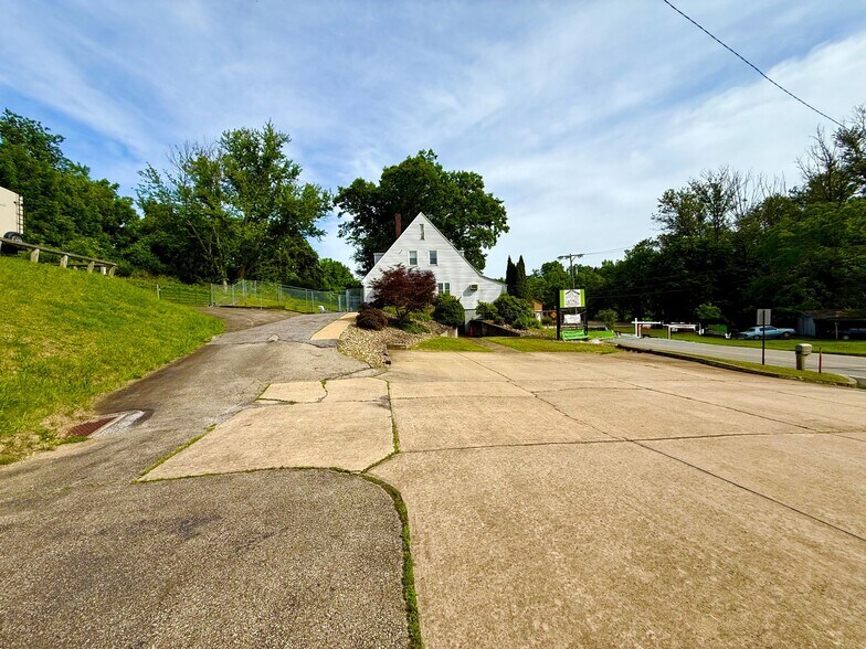 53 Oak Spring Rd, Washington, PA à vendre - Photo du bâtiment - Image 2 de 14