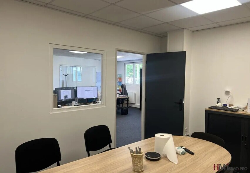 Bureau dans Le Petit-Quevilly à louer - Photo intérieure - Image 2 de 7