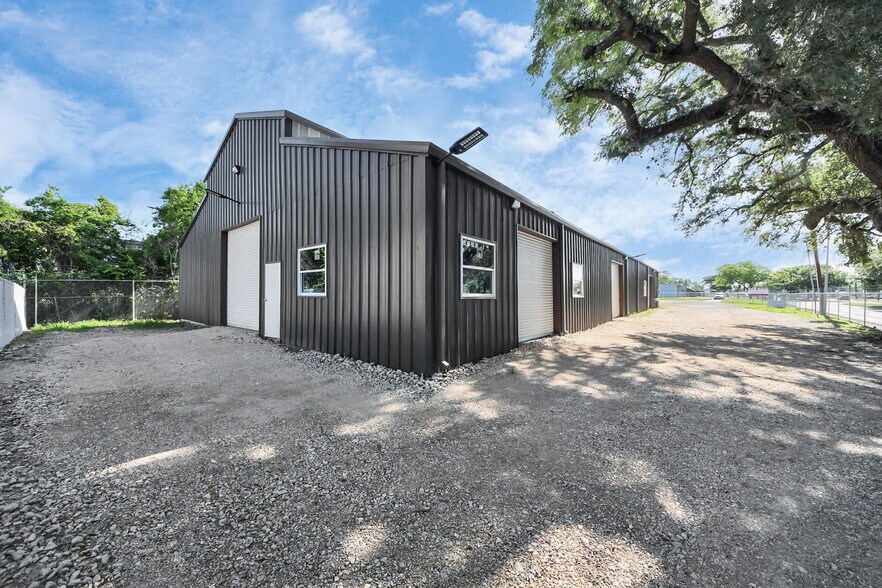 11980 Alief Clodine Rd, Houston, TX à vendre - Photo du bâtiment - Image 2 de 24
