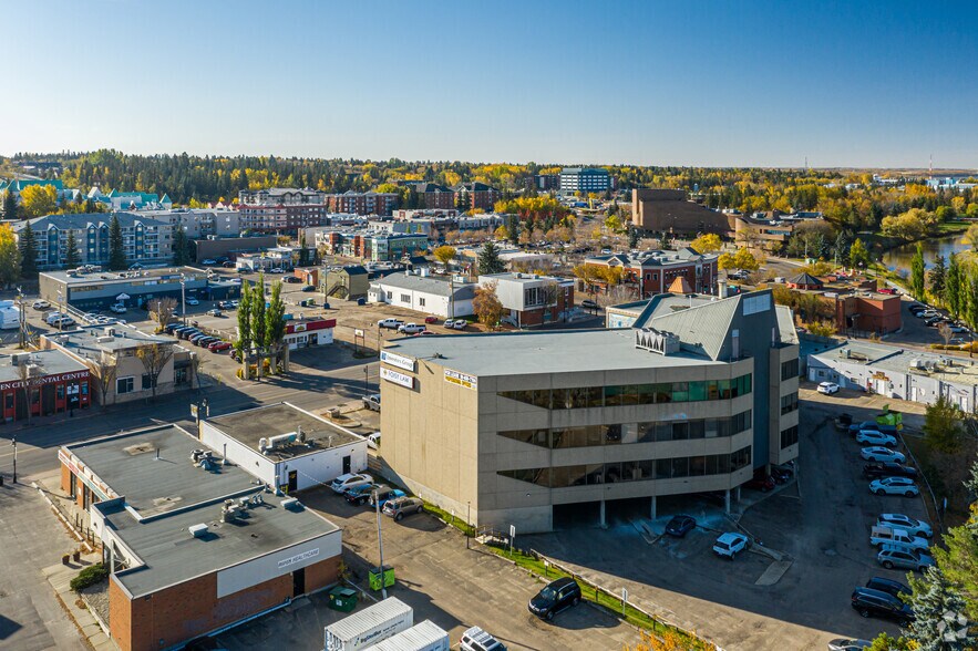 7 St Anne St, St. Albert, AB à louer - Aérien - Image 2 de 3