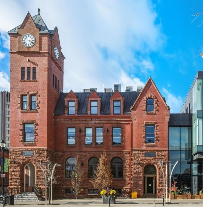 35 King St N, Waterloo, ON à vendre Photo principale- Image 1 de 1