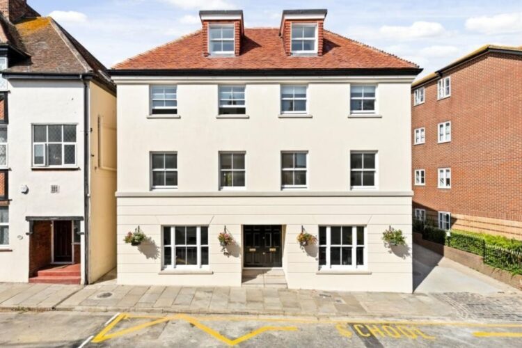 19 The Bayle, Folkestone for sale Primary Photo- Image 1 of 12