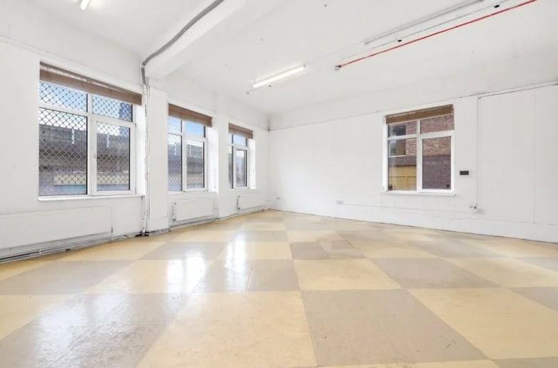 3-9 Creekside, London for lease - Interior Photo - Image 3 of 15