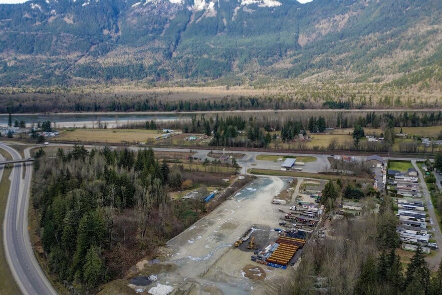 61934 Estell Rd, Hope, BC à louer - Photo du bâtiment - Image 3 de 50