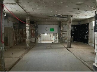 Plus de détails pour Multi-résidentiel à vendre