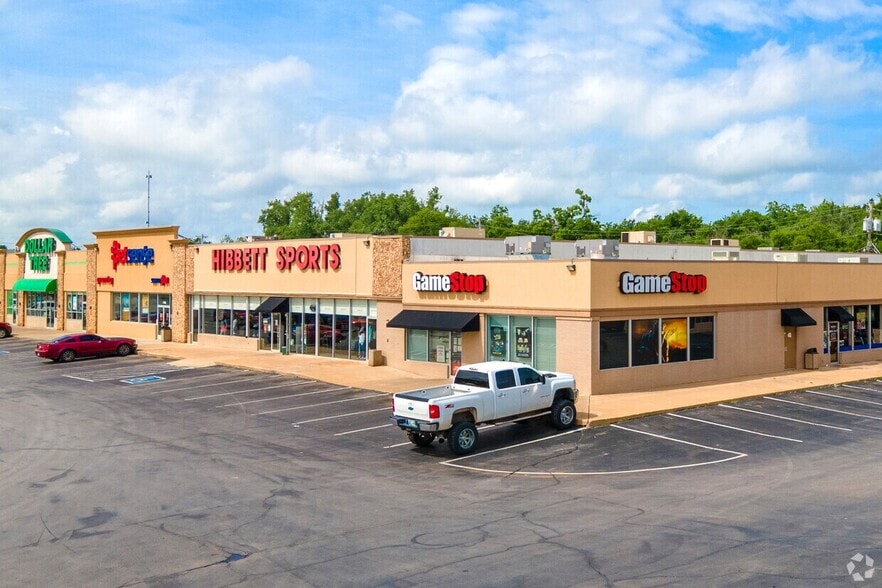 1920 S 4th St, Chickasha, OK for lease - Building Photo - Image 3 of 3