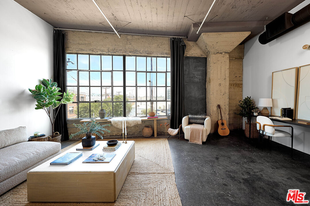 1855 Industrial St, Los Angeles, CA à vendre Photo du bâtiment- Image 1 de 25