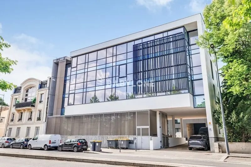 Office in Meudon for lease - Building Photo - Image 1 of 24