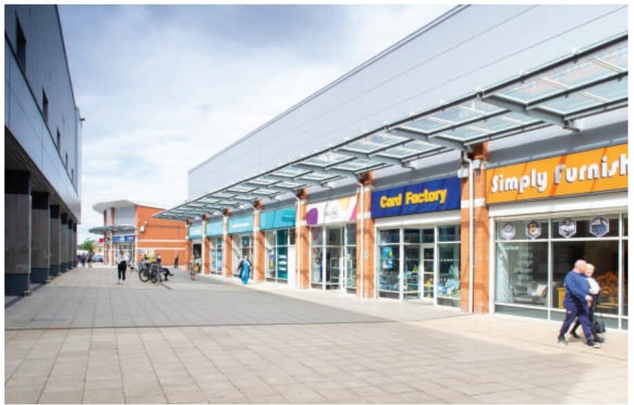 1-12 Pavilion Shopping Centre, Thornaby for lease - Building Photo - Image 3 of 4