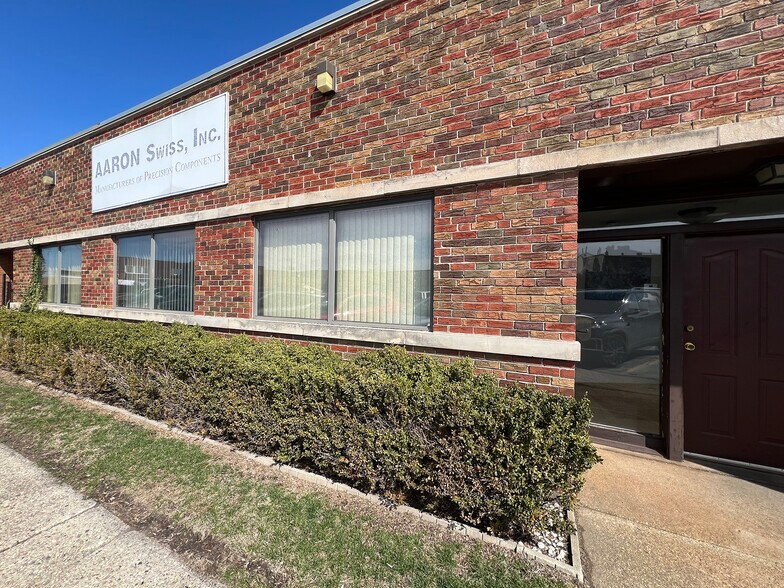 10136 Pacific Ave, Franklin Park, IL à vendre - Photo du bâtiment - Image 3 de 5