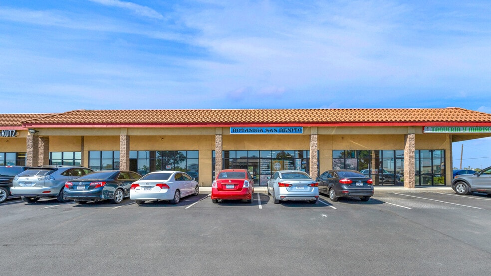 1410 Country Club Dr, Madera, CA for lease - Building Photo - Image 3 of 20