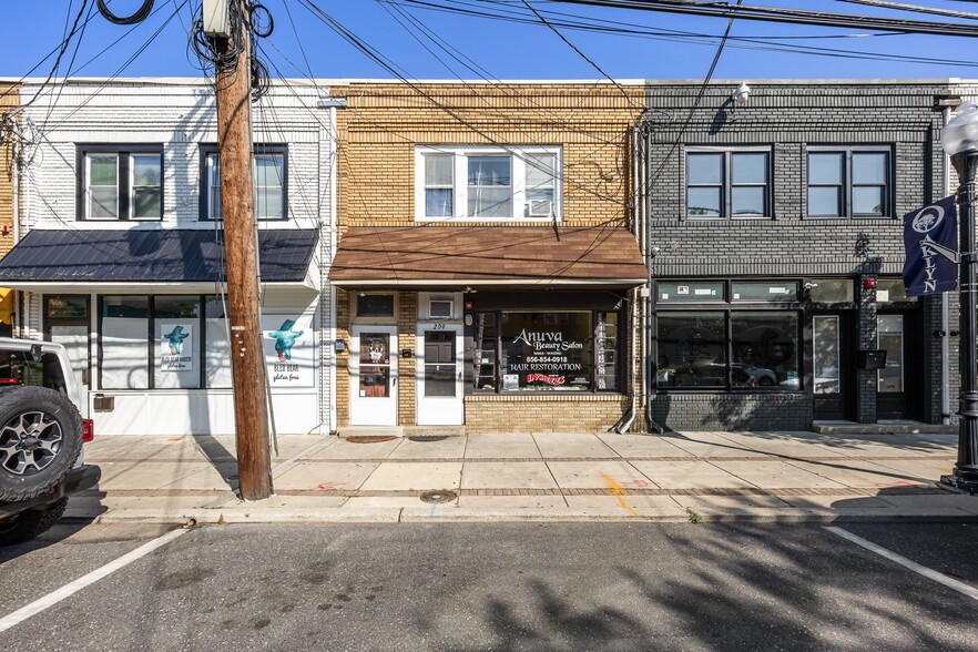 209 W Clinton Ave, Oaklyn, NJ for sale - Building Photo - Image 2 of 16