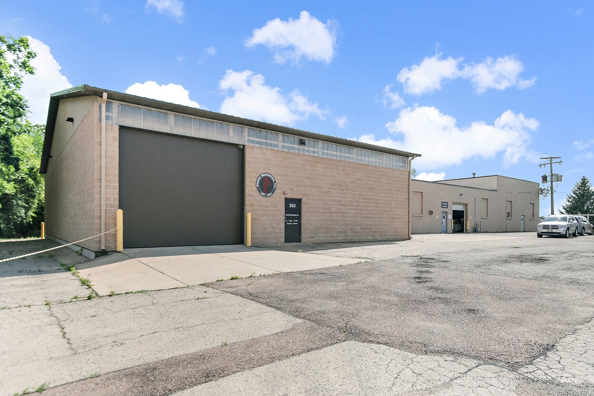 303 Elgin Ave, Elgin, IL for sale Primary Photo- Image 1 of 41