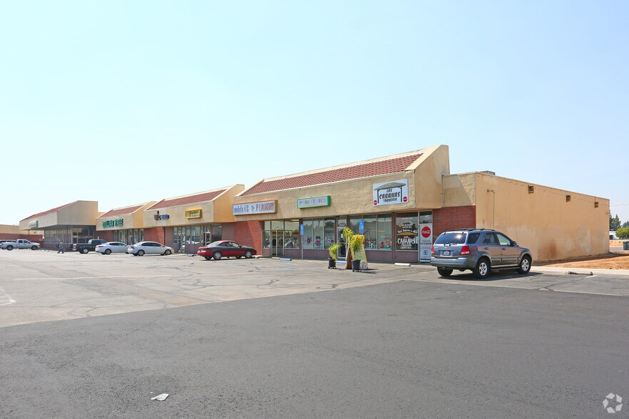 2636-2664 Jensen Ave, Sanger, CA à louer - Photo du bâtiment - Image 2 de 4