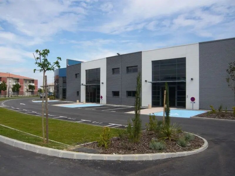 Flex in Toulouse for lease Building Photo- Image 1 of 8