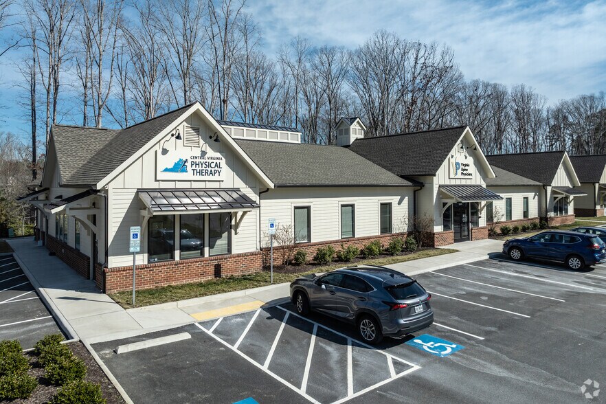 12872 Patterson Ave, Richmond, VA à vendre - Photo principale - Image 1 de 31