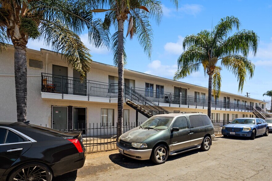 2329 Sepulveda Ave, San Bernardino, CA à vendre - Photo du bâtiment - Image 3 de 18